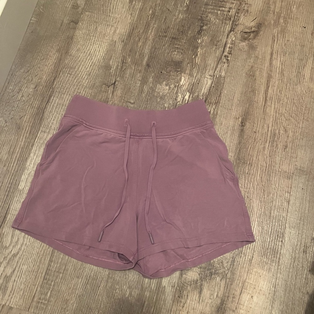 Lululemon comfy shorts